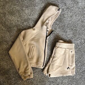 Alphalete Cream Cropped Hoodie & Shorts